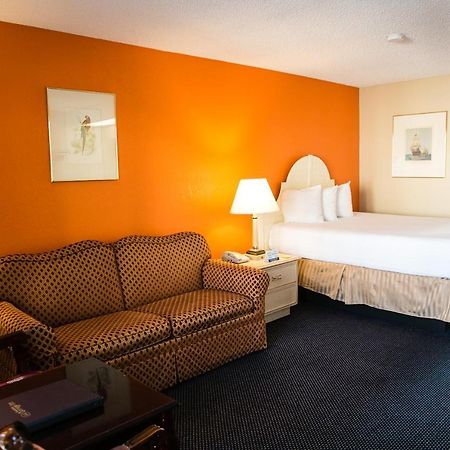 Anaheim Carriage Inn Bagian luar foto