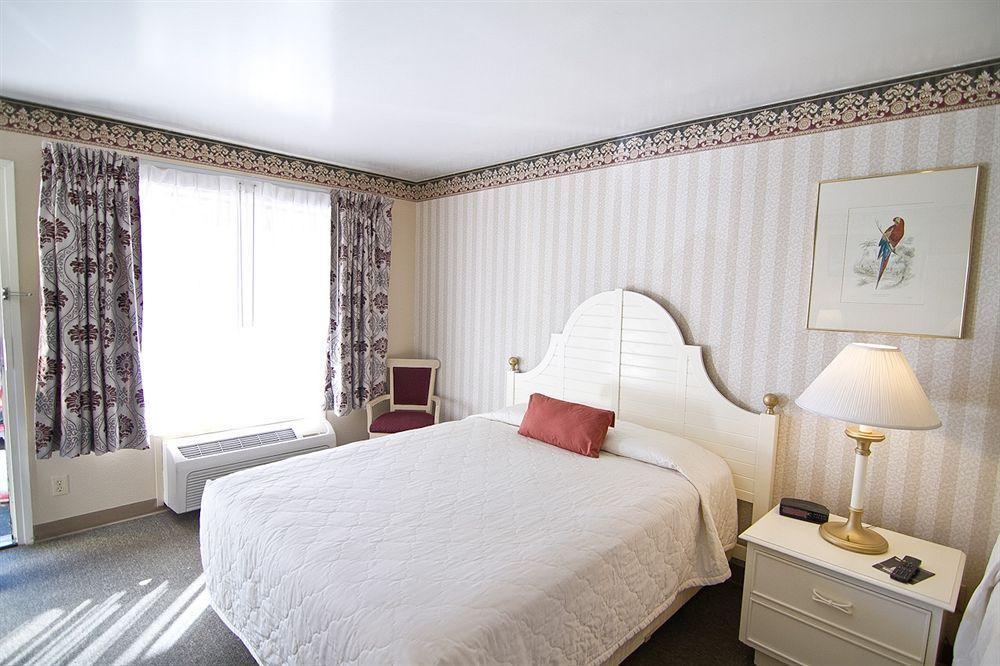 Anaheim Carriage Inn Bagian luar foto