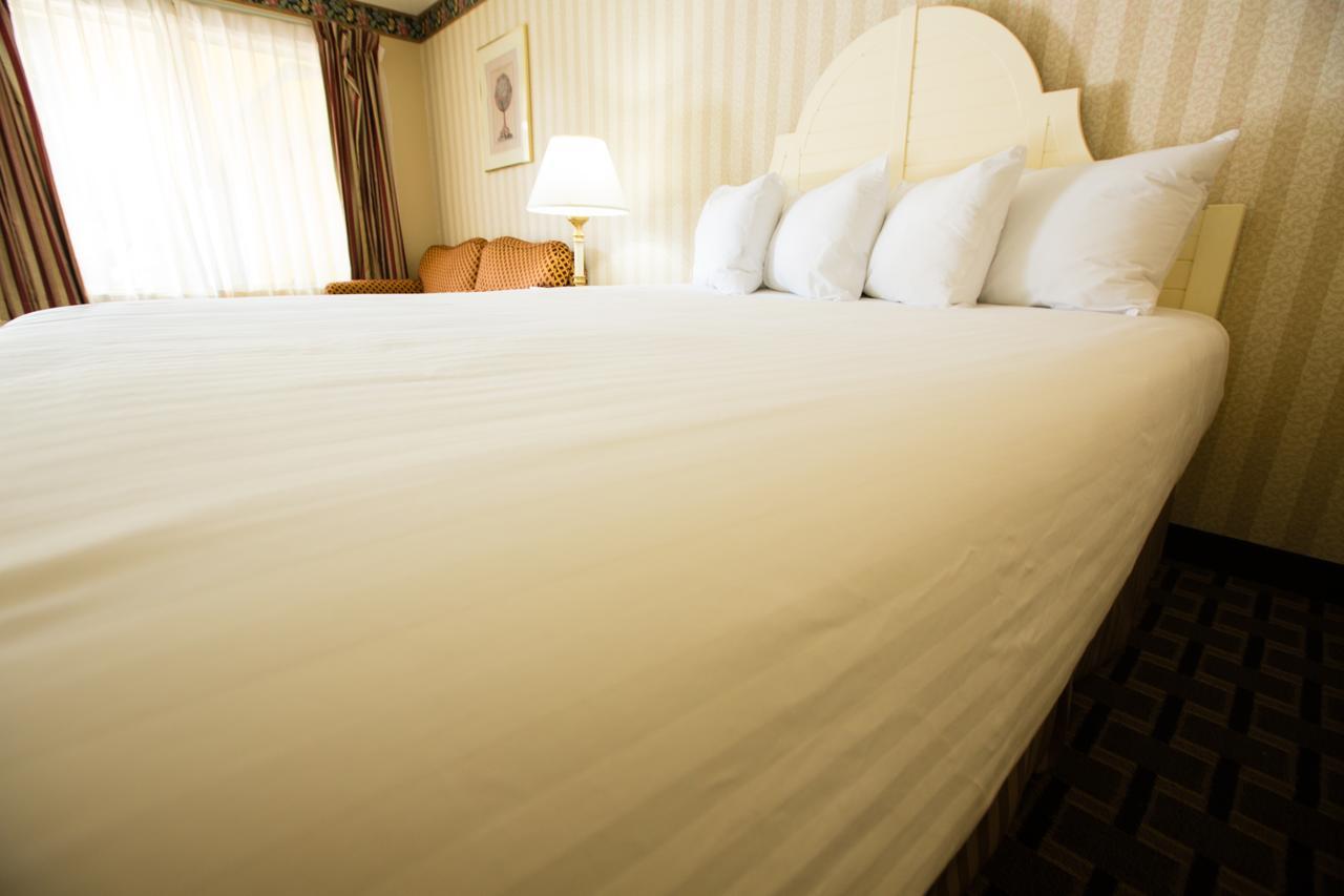 Anaheim Carriage Inn Bagian luar foto