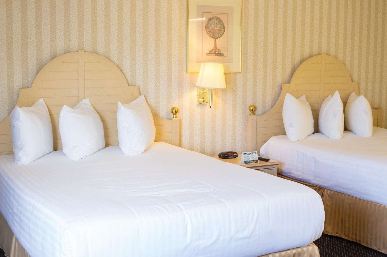 Anaheim Carriage Inn Bagian luar foto
